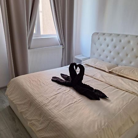 Luxury Daniel Apartament Residence Militari Roşu Zewnętrze zdjęcie