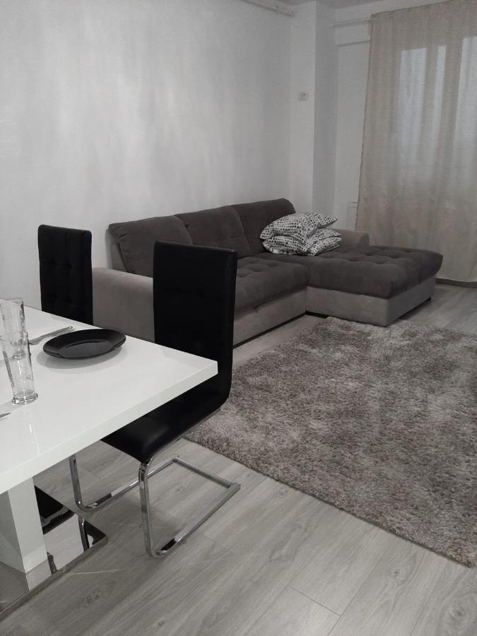 Luxury Daniel Apartament Residence Militari Roşu Zewnętrze zdjęcie